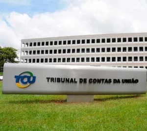 licitação-suspensa