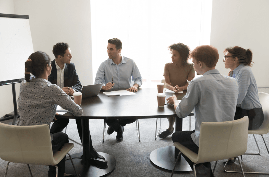 Lei de improbidade administrativa: pessoas representando comissão de PAD.
