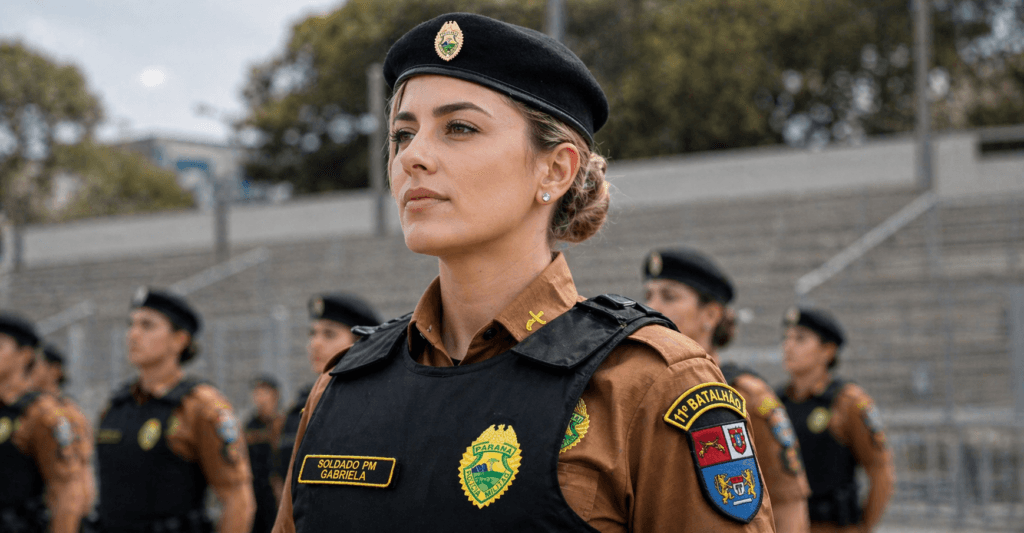 Até quantos anos pode entrar na polícia militar feminina: policial feminina.